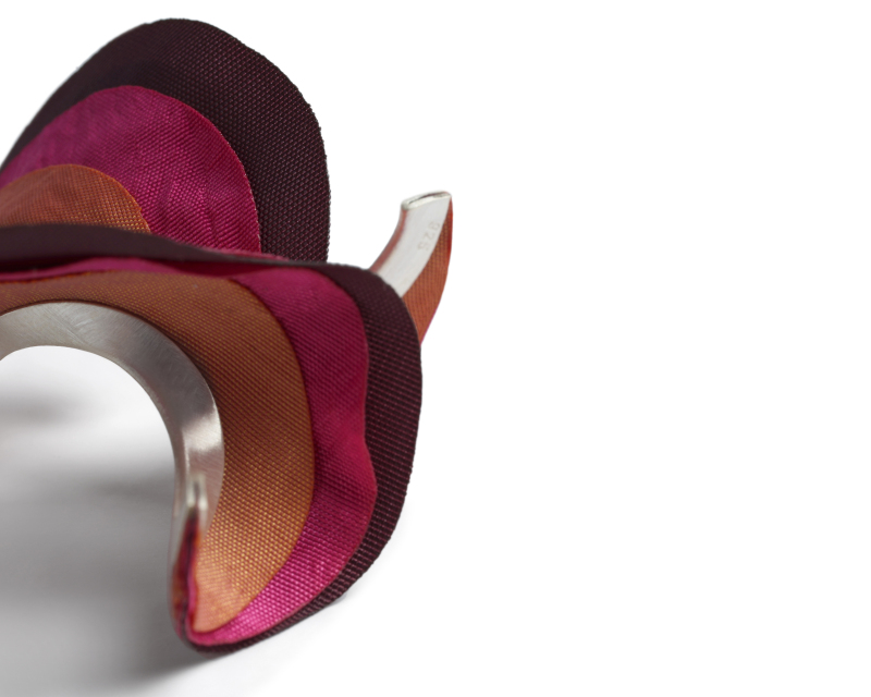 Σκουλαρίκια Ταφτάς Μικρό Σγουρό Φούξια 1